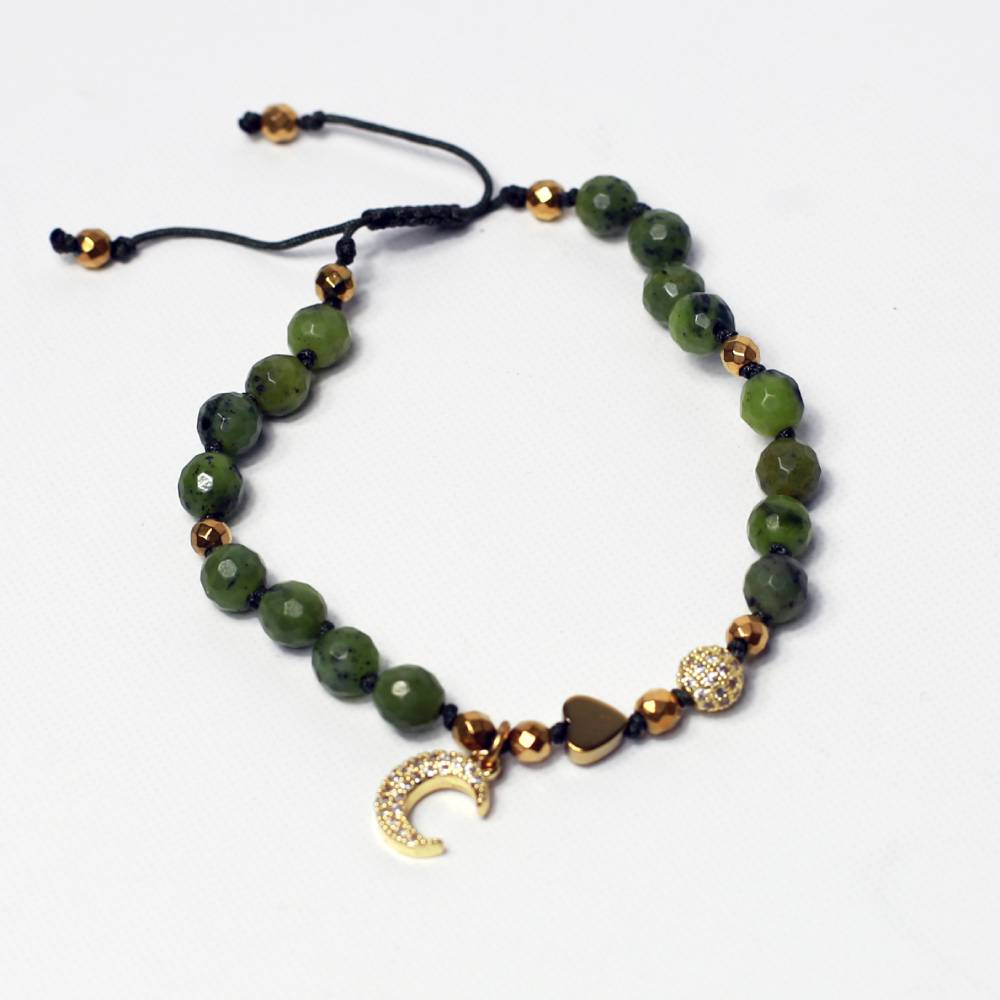 Χειροποίητο Βραχιόλι με Νεφρίτη, Αιματίτη & Χρυσές Λεπτομέρειες – "Moon Heart"