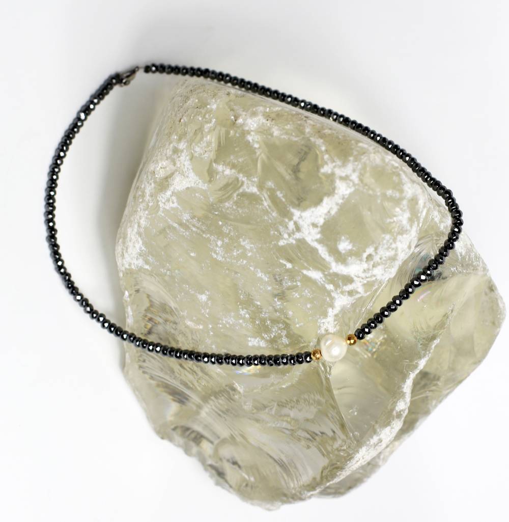 Silent Power – Η Ήσυχη Δύναμη της Θηλυκότητας