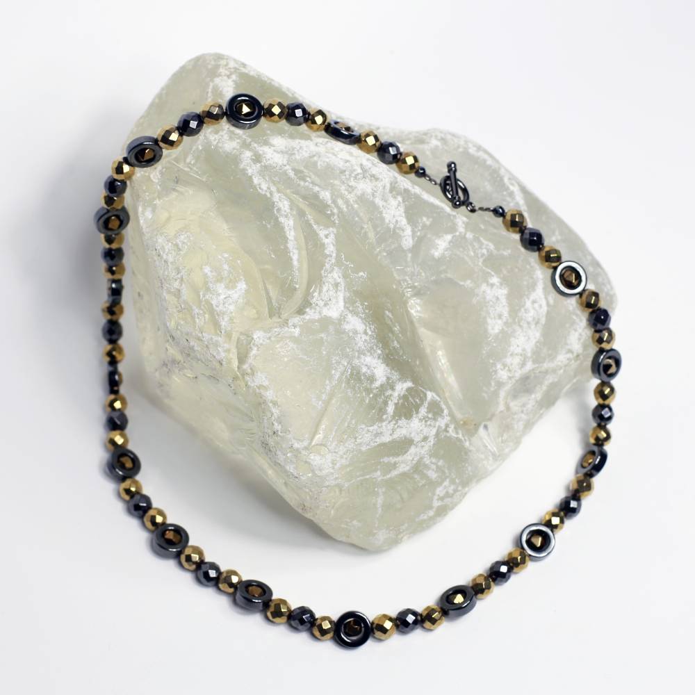 Golden Gravity – Η Ενέργεια του Αιματίτη και η Ακτινοβολία του Χρυσού