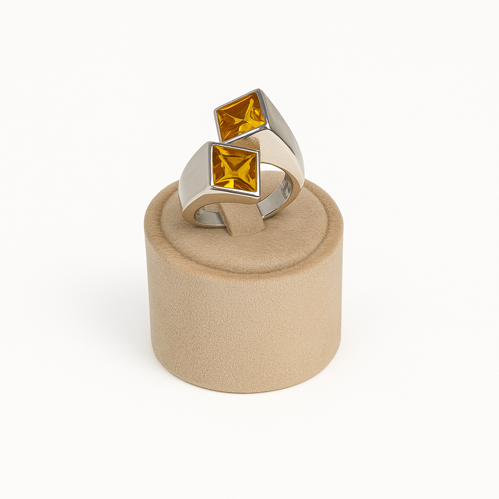 "Solar Power of Light – Ασημένιο Δαχτυλίδι με Διπλό Citrine για Λάμψη και Αφθονία"